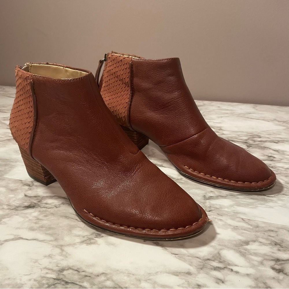 Clarks Spiced Ruby Leather Ankle Booties - Picture 2 of 8